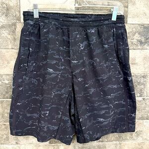 Lululemon Men’s Pacebreaker Shorts Medium 9” Lined Black Gray Camo